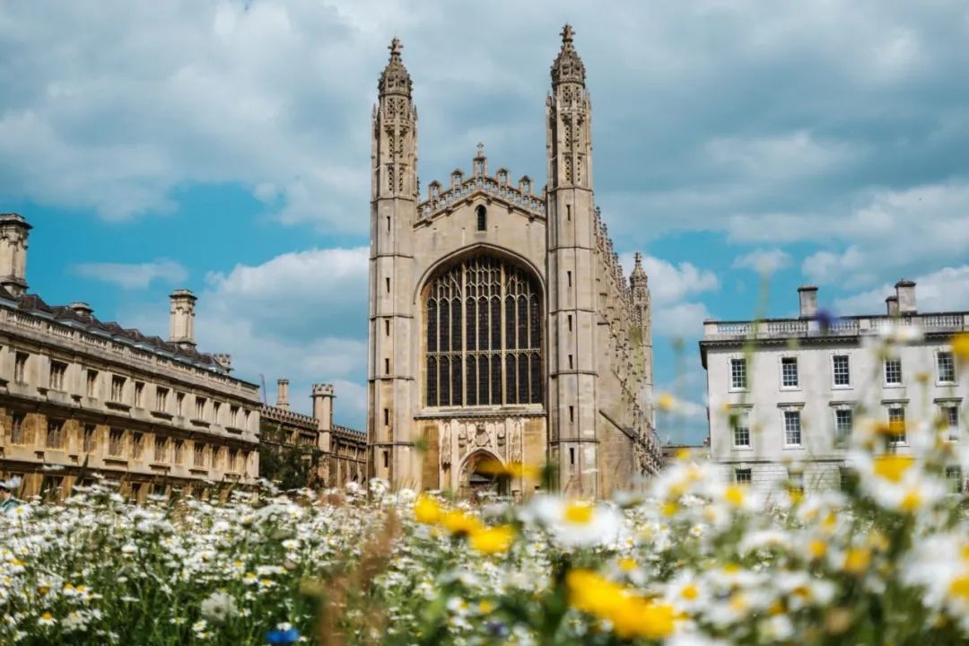 去英国Top10大学读商科要花多少学费？最贵50000英镑！  英国留学 留学 费用 第2张